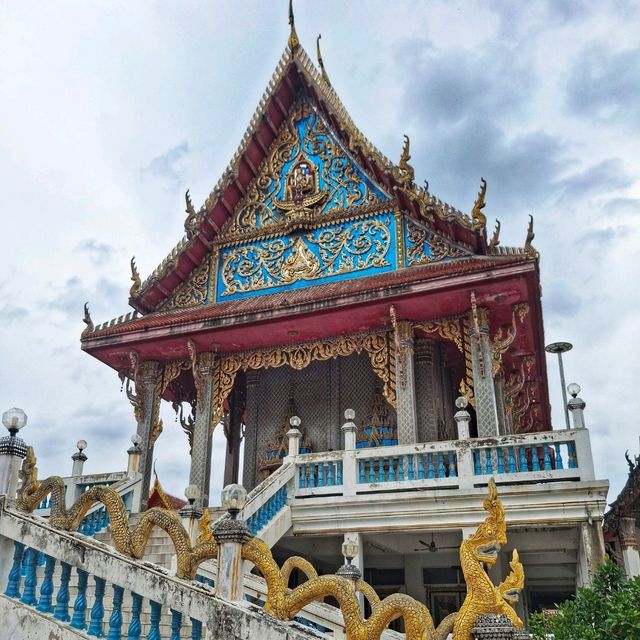 ไหว้พระแล้วชมอุโบสถศิลปะสมัยอยุธยา