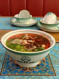   曼谷｜吃碗拉麵還有包廂！清真美食 這間隱藏版清真蘭州拉麵，湯頭濃郁拉麵Q彈，吃完直接飽到天