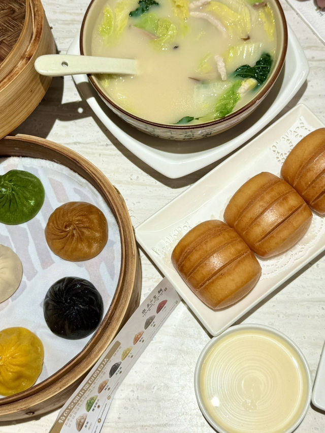 ⚡️必叫招牌八色小籠包💫