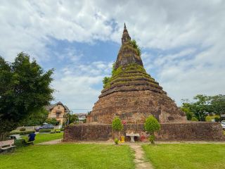 【Laos】The Quiet Presence of "That Dam" in the Heart of the Capital