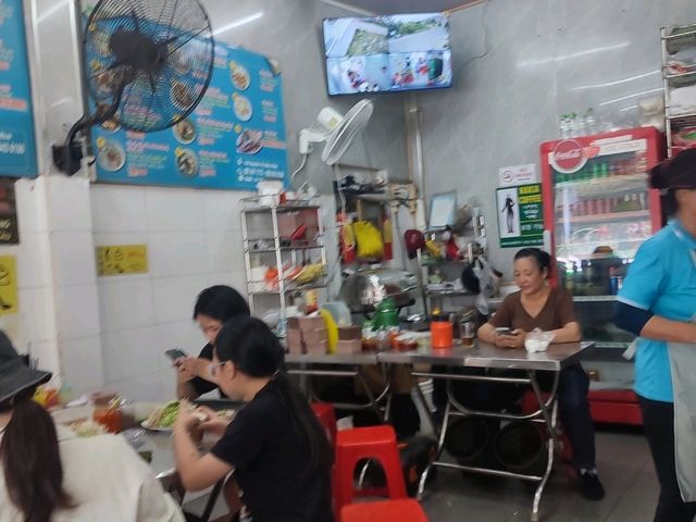 한국 휴게소 장터국수에 오징어 튀김 넣은 맛