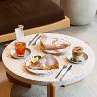 Moderato on the green Cafe