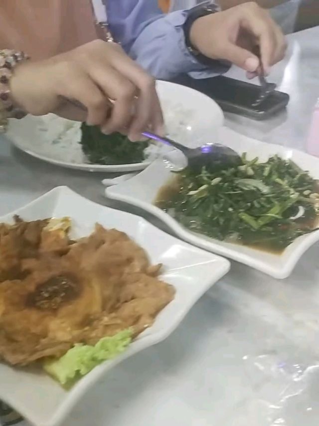 Itinerary: Restaurant Nikmat Tomyam Seafood - Tomyam Tasty in Alor Gajah Melaka, Malaysia