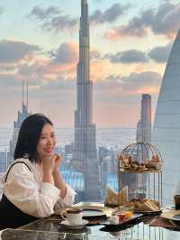 두바이에서 즐기는 세계 최고 높이 호텔의 애프터눈티🌆🍰