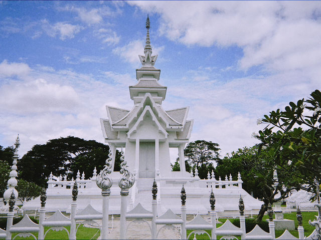2 ชั่วโมงที่วัดร่องขุ่น - 2 hrs at wat rong khun