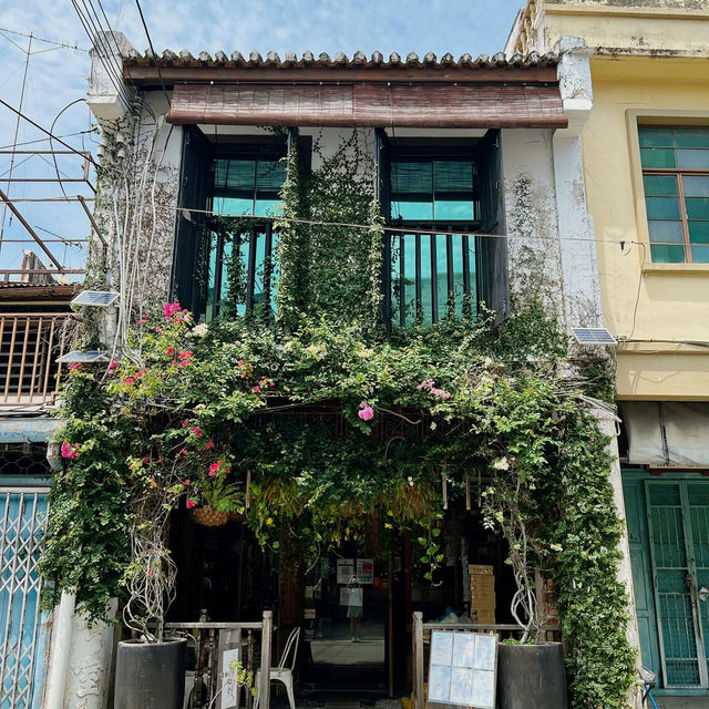 A Hidden Gem of Comfort and Craft