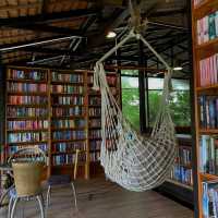 📍 Booktree Library & Café – ป่าคลอก ภูเก็ต