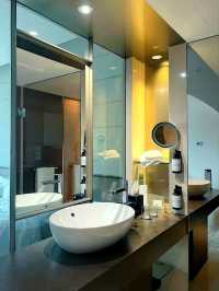 A Wonderful Vacation with Friends at Carlton Hotel Singapore - Stylish Comfort & Perfect Location. 