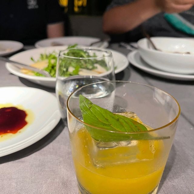ร้าน "EAT ME" Restaurant บางรัก