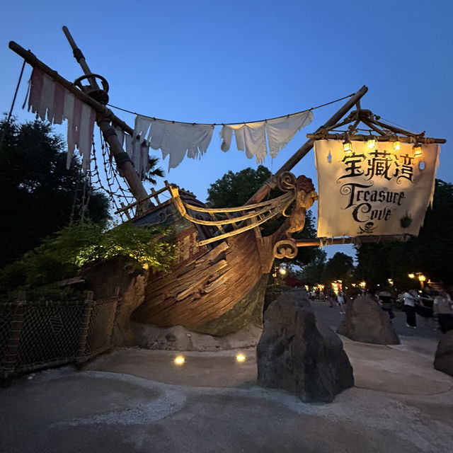 【上海】 上海ディズニーランド夜景&ディズニータウン