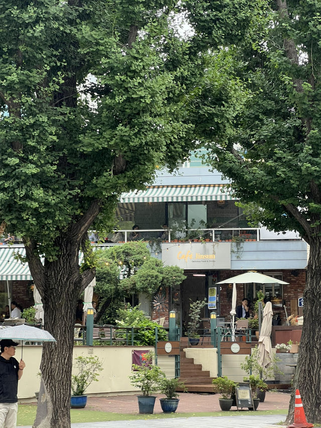 삼청동 거리에서