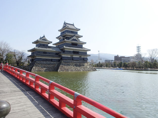 🏯 Matsumoto-jō Castle – Majestic, Peaceful, and Unforgettable