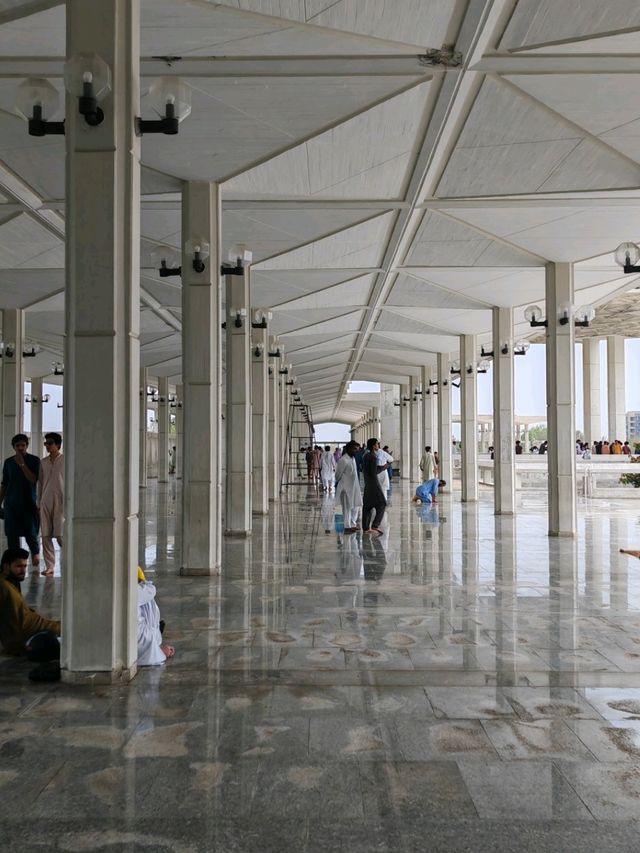 Nice mosque to visit with interesting features!