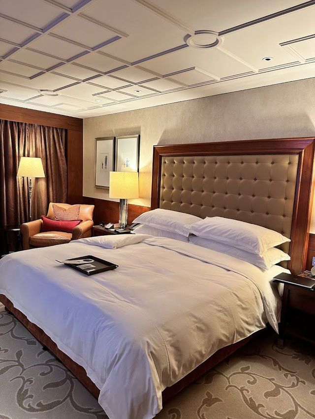 Mandarin Oriental Hong Kong, Timeless Luxury in the Heart of Central