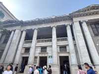 **🏛️ 汕頭必訪｜百年「郵政總局大樓」穿越時空之旅！歐陸風建築+復古郵局場景，免費打卡！**  