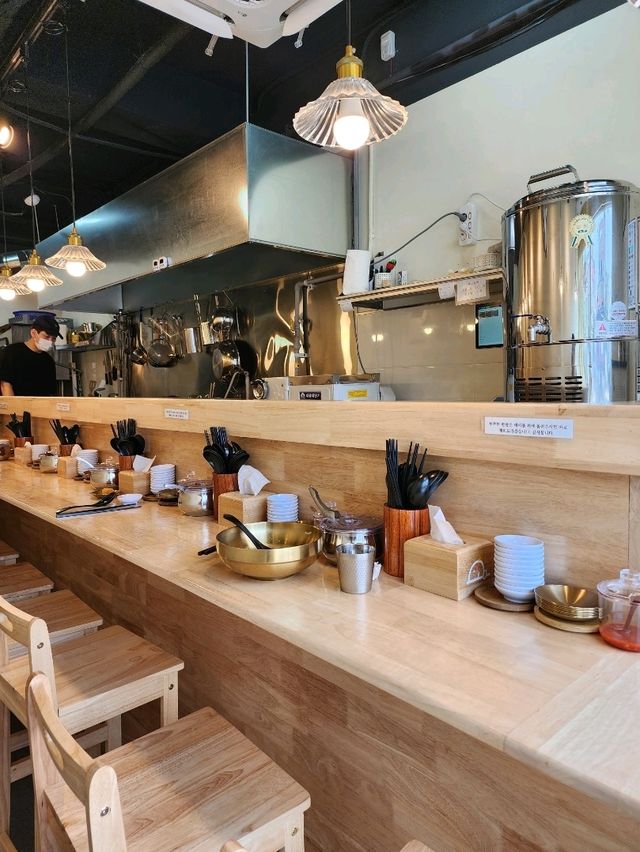 【ソウル🇰🇷弘大】メニューは1つで勝負！なラーメン屋さん
