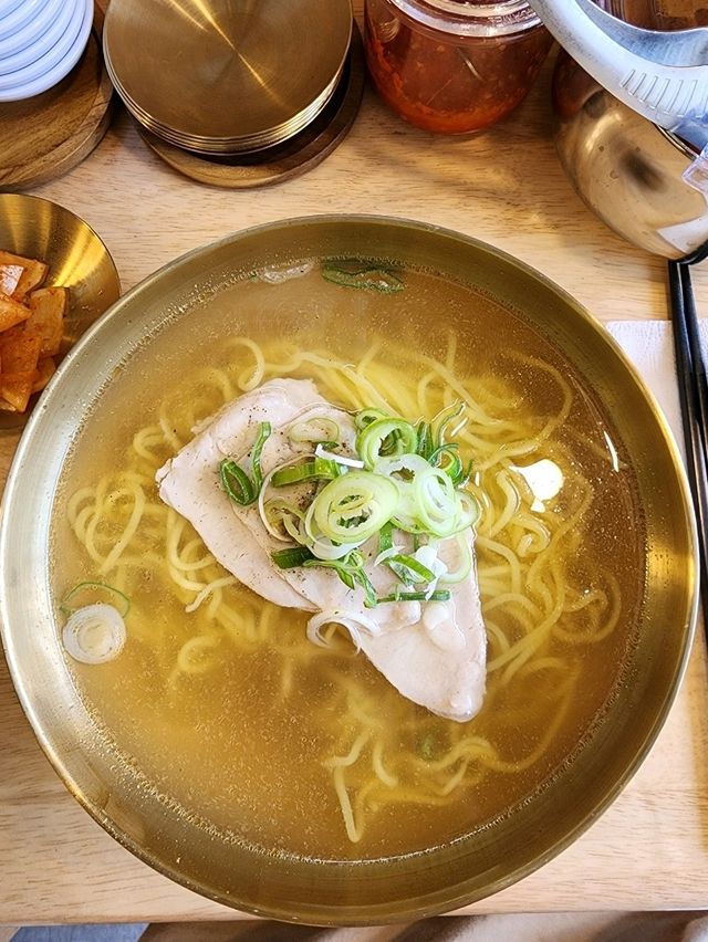 【ソウル🇰🇷弘大】メニューは1つで勝負！なラーメン屋さん