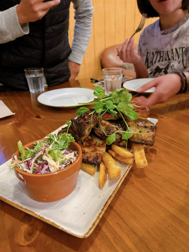 🦉 Fat Owl Motel, Bar & Eatery｜紐西蘭小鎮裡的溫馨據點