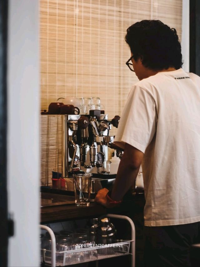 TAY NAM Café