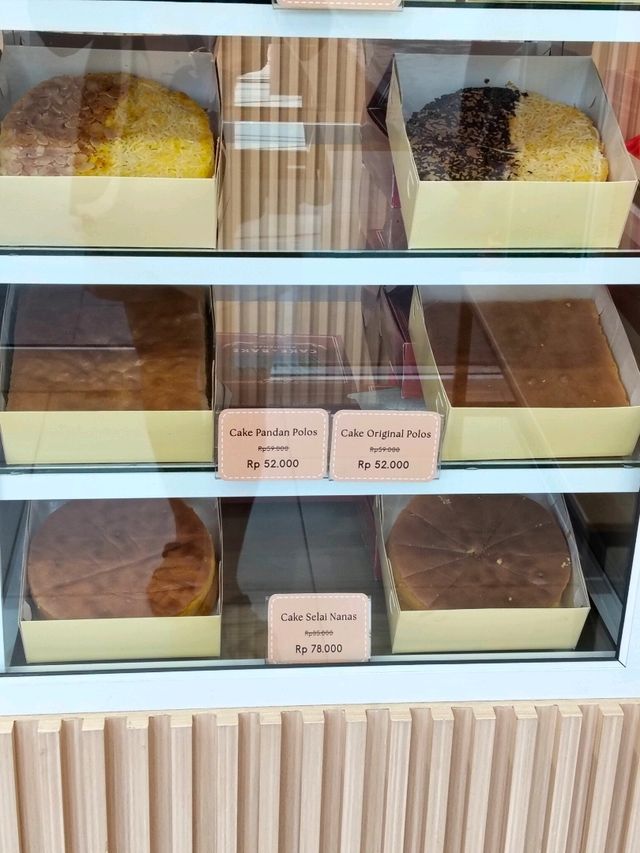 Beyond the Ordinary: Cakes and Breads with a Mediterranean Soul