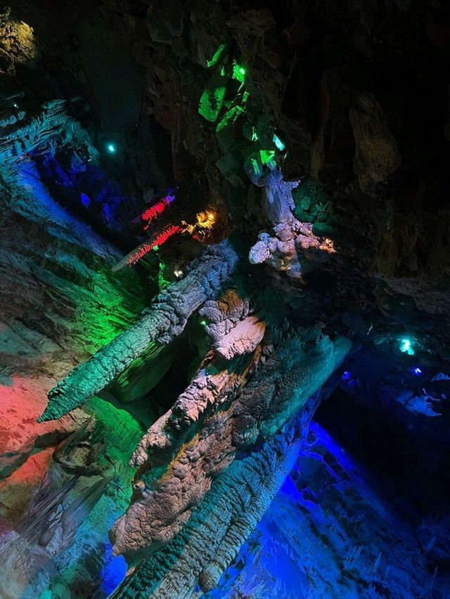 Furong Cave ถ้ำที่ไม่ได้แค่สวยระดับจักรวาล