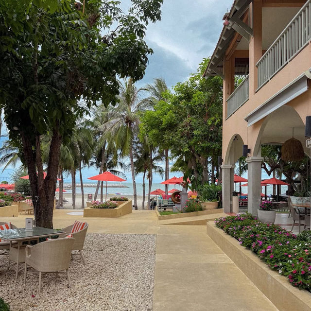 Anantasila Beach • Hua Hin 🌞🌴🌊⛵️🌷🧡