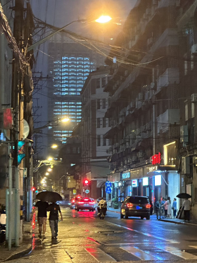 Neon Trench Raid: Storming Shanghai’s 5.5km Retail Frontline