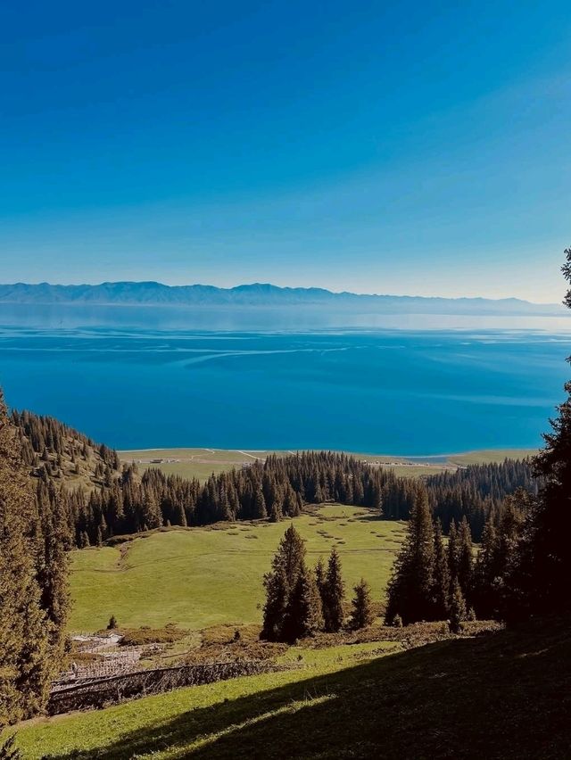 Sayram Lake in Xinjiang, Blue Water and Pure Chill