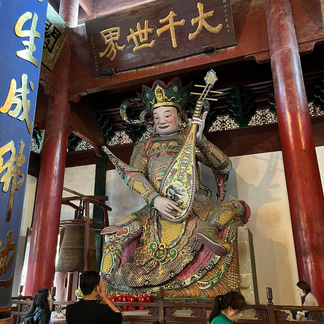 🕊️ Tranquility Amidst the Peaks — A Visit to 灵隐寺 (Lingyin Temple)