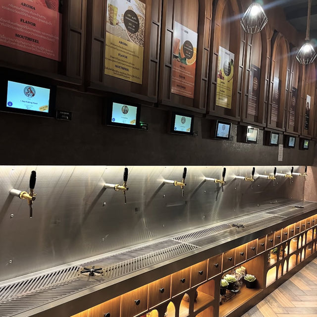おとぎ話の中に入り込んだようなカフェ「Nitan Coffee’s Tale Pattaya」🇹🇭