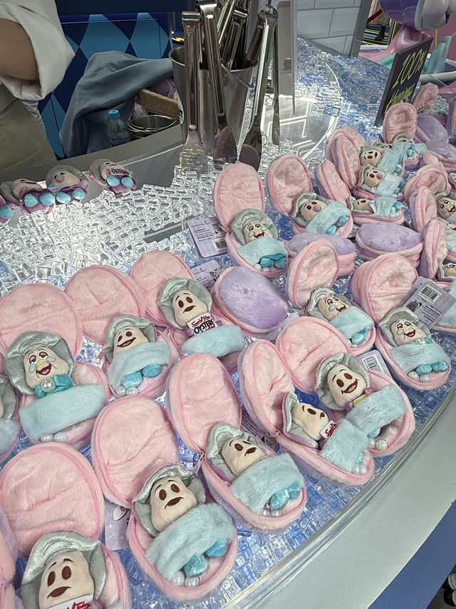 Hong Kong’s First Disney “Baby Oysters Mart” 🦪‼️