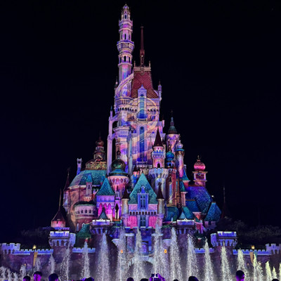 Disney - 香港ディズニー♡ルミエール ライト 香港ディズニーランドの夜空に照らすサーチライト #hkdisneyland
