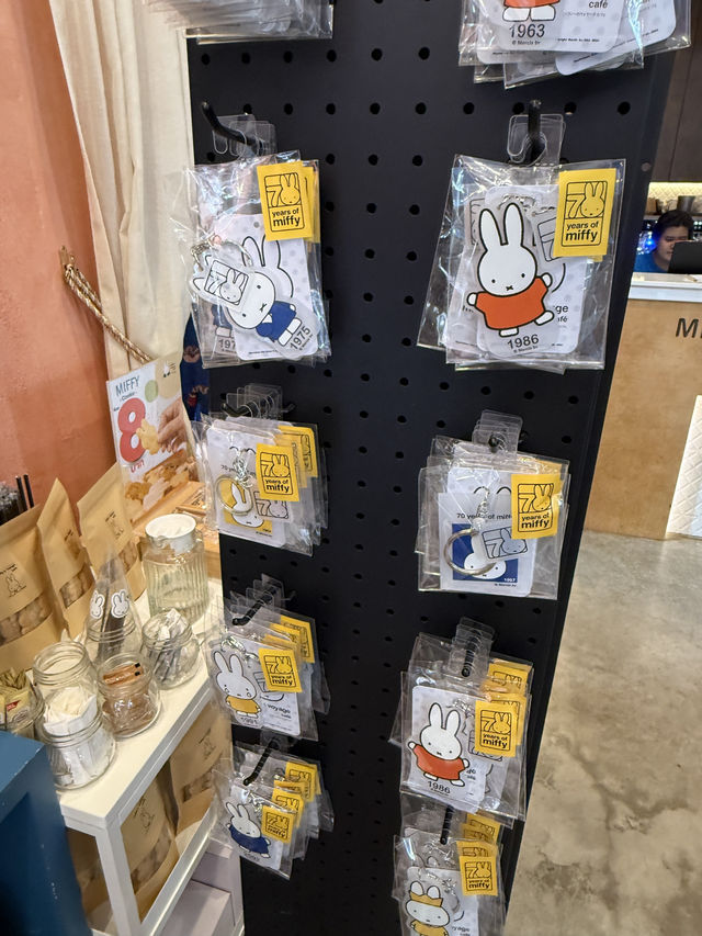 Miffy's Voyage Café Camel Republic