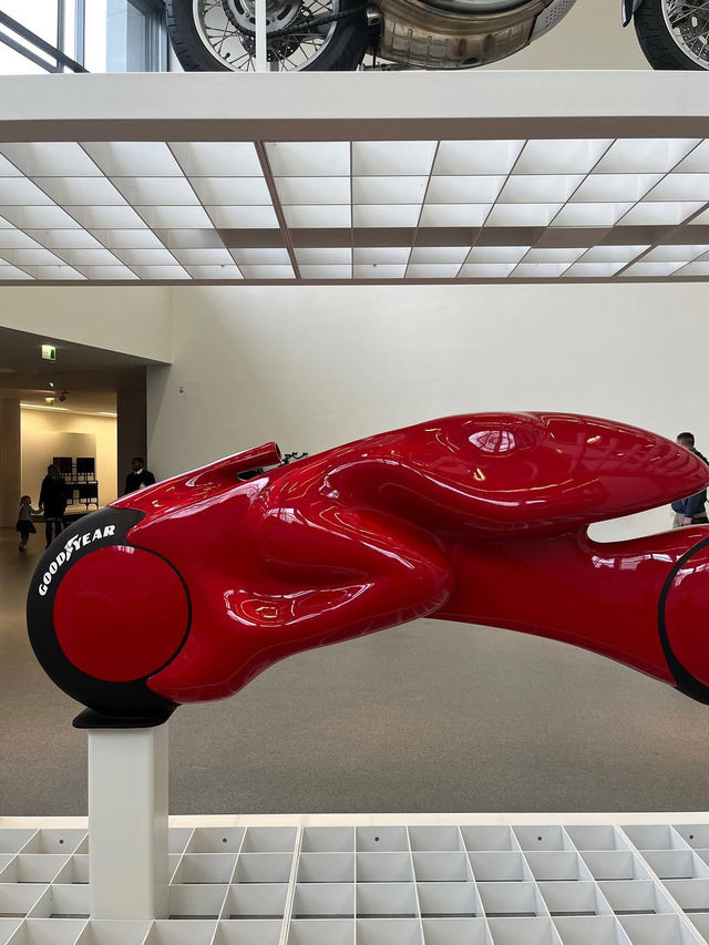 🖼️現代アートの最前線を体験「ミュンヘン現代美術館（Museum Brandhorst）」✨