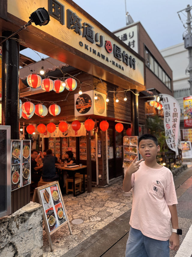 沖繩五天四夜大滿貫：屋台吃到爆、漁港海鮮狂嗑、白天神宮探秘、夜晚嗨翻美國村、寶可夢中心必打卡！