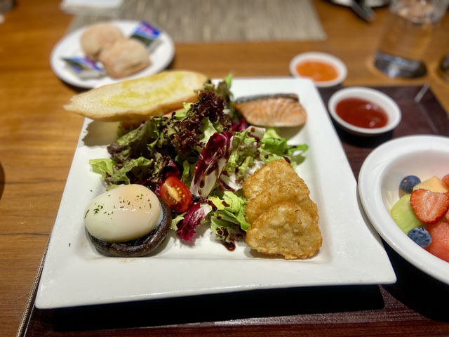 五餅二魚之甜蜜初體驗💕✨ Mall Cafe🍴🍮🥘