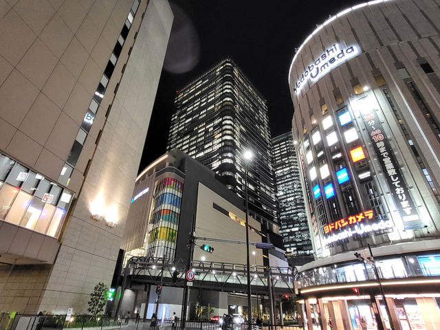 梅田高樓夜色巡禮：大阪都會的璀璨光影