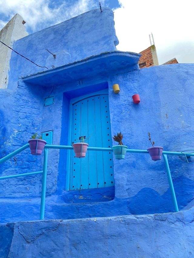 Step Into the Blue Wonder of Chefchaouen Medina 💙🏞️