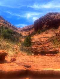 ⛰️✨ Cathedral Rock Trailhead – Sedona’s Iconic Red Rock Climb