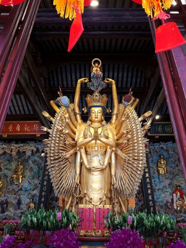 Longhua Temple เซี่ยงไฮ้ วัดเก่าแก่แห่งเมืองมังกร Longhua Temple เซี่ยงไฮ้ วัดเก่าแก่แห่งเมืองมังกร
