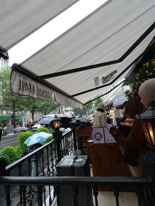 Apoli Itabakery — A Magical Little Bakery in Shanghai Apoli Itabakery — A Magical Little Bakery in Shanghai