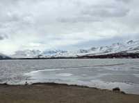 หงไห่จื่อ (Honghaizi / Hong-Haizi / “ทะเลสาบแดง)