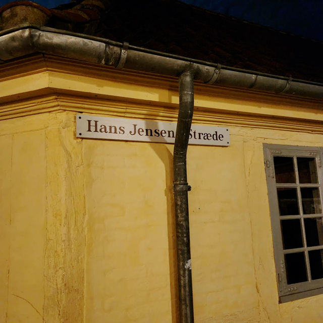 🌟 H.C. Andersen Fairytale House: Copenhagen's Immersive Storybook 🌟 H.C. Andersen Fairytale House: Copenhagen's Immersive Storybook