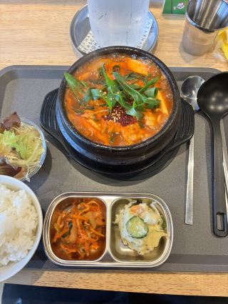 อิ่มอร่อยกับชุดอาหารเกาหลีในราคาเพียง 1,000 เยน ที่ร้านอาหารแห่งนี้ใกล้สถานีทาเคดะในเกียวโต