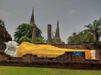 🌍 Explore the Ancient Wonders of Ayutthaya! 🏛️