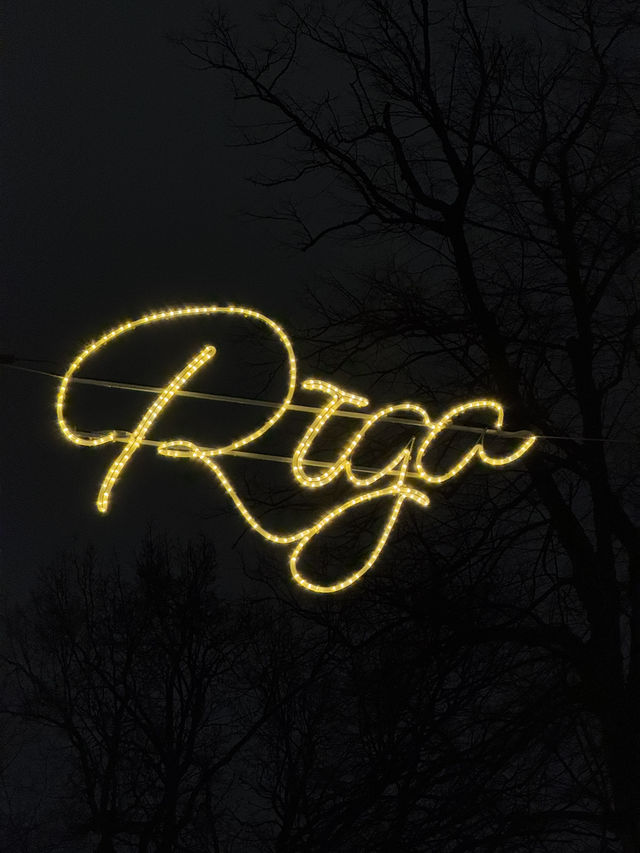 Frozen Fairytales & Cozy Cafés in the snowy Riga ☕️ 