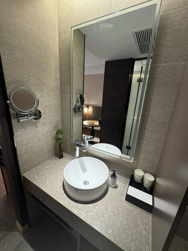 【Homeinn Plus 上海浦東空港店】ホテルレビュー : 空港近でコスパ最強、深夜到着でも安心