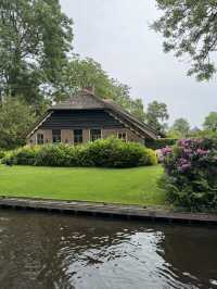  【オランダ、ヒートホールン（Giethoorn）】オランダのヴェネツィアでボートツアーと散歩