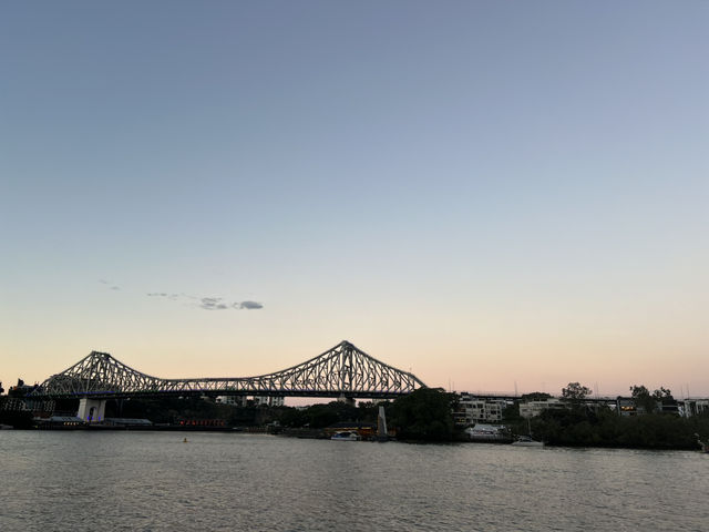 漫步布里斯班的鋼鐵地標：故事橋散步心得 🌉🌆