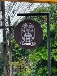 🌞✨ Demi Café - คาเฟ่แสงอาทิตย์แห่งศรีลำดวน 